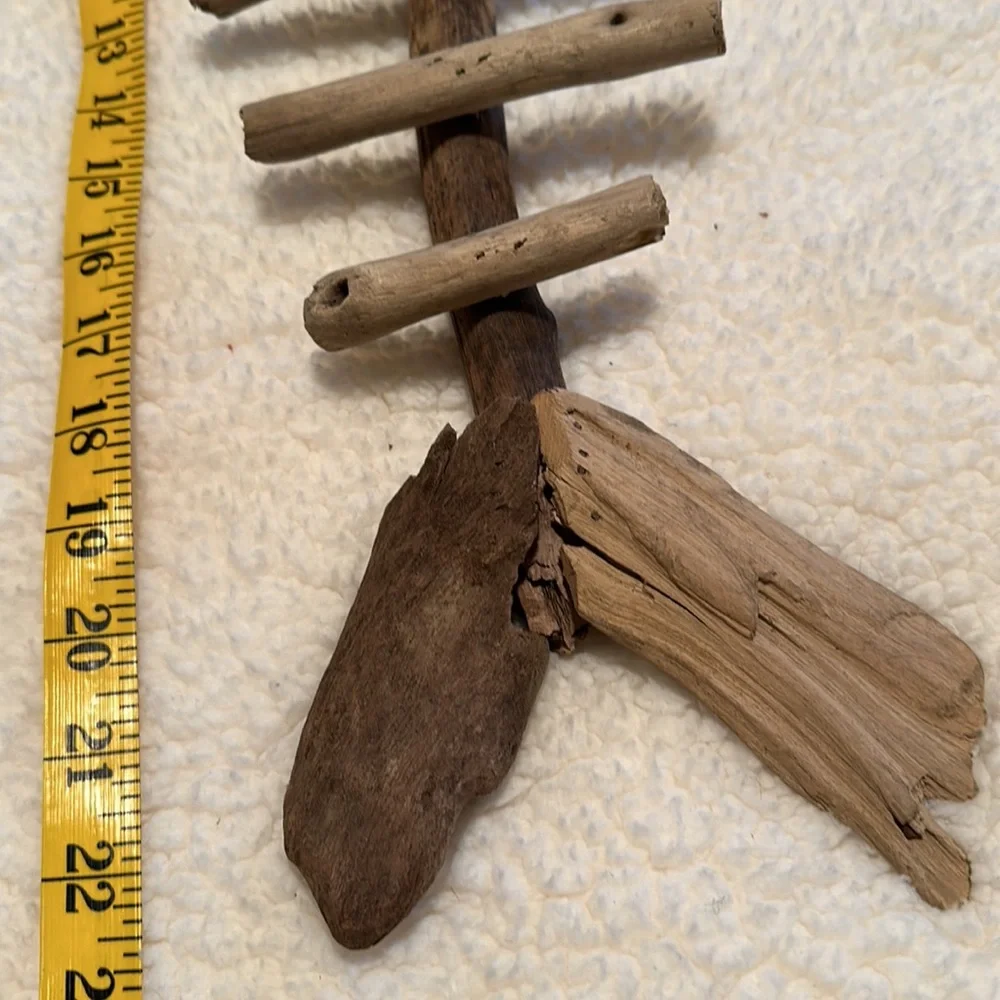🎄🐠Driftwood fish wall hanging. Approx 24” length, 5” width. 2” deep